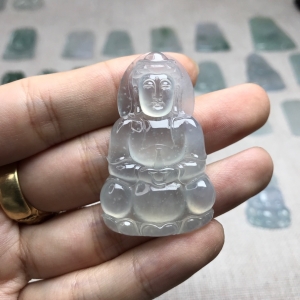 冰种翡翠观音吊坠