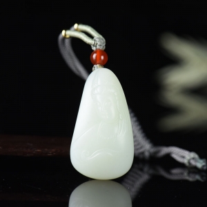 山料和田羊脂白玉观音吊坠
