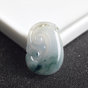 糯冰种飘花翡翠如意吊坠