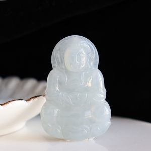 糯冰种翡翠观音吊坠