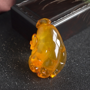 鸡油黄金绞蜜人生如意吊坠