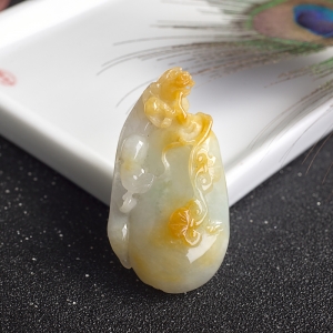 糯种飘黄翡翡翠貔貅吊坠