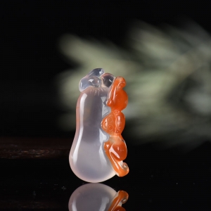 冰飘南红福瓜吊坠