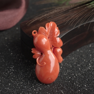 MOMO珊瑚葫芦吊坠