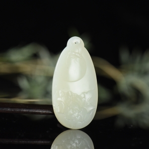 山料和田白玉蝶恋花吊坠
