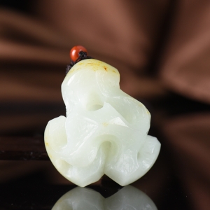 籽料和田白玉太湖石吊坠