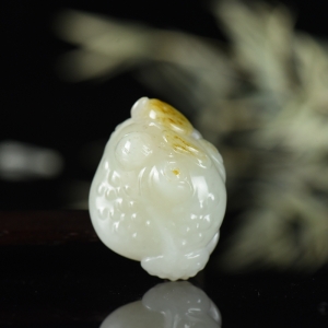籽料和田白玉财源滚滚吊坠