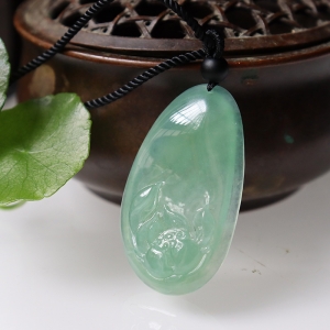 糯冰种蓝绿翡翠莲花吊坠