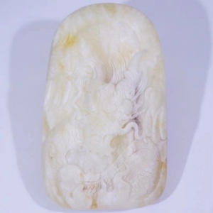 白蜜蜜蜡龙威天下吊坠