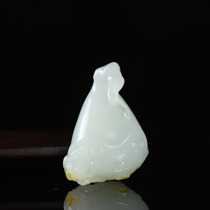 籽料和田白玉莲蓬吊坠