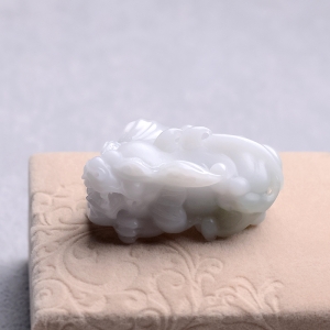 糯冰种翡翠貔貅吊坠