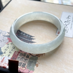 57mm糯冰种翡翠手镯