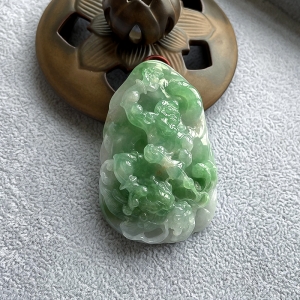 糯冰种飘翠翡翠黄财神吊坠