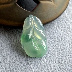 冰种飘花翡翠金枝玉叶吊坠