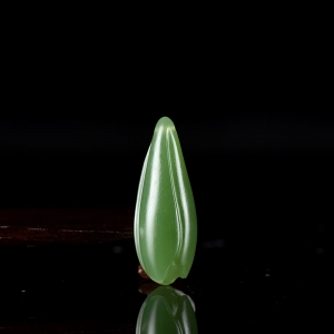 山料和田碧玉玉兰花吊坠