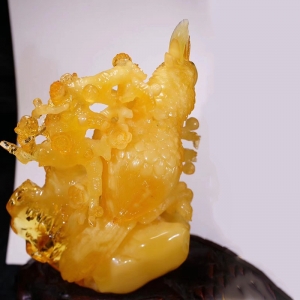鸡油黄蜜蜡喜上眉梢摆件