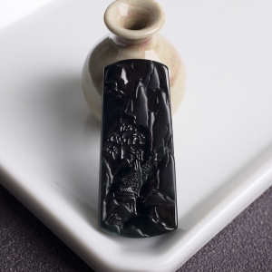糯冰种墨翠山水意境吊坠