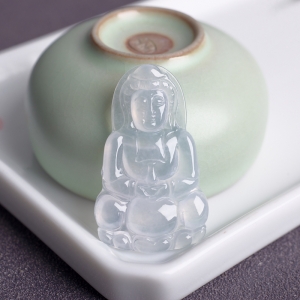 冰种翡翠观音吊坠