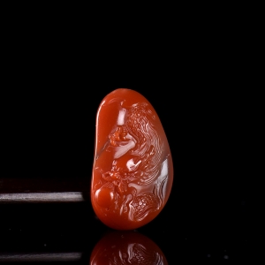冰飘南红飞龙在天吊坠