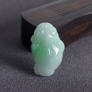 糯冰种飘翠翡翠三脚金蟾吊坠