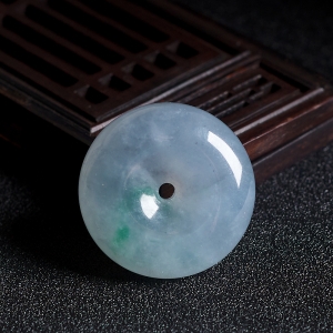 糯冰种飘翠翡翠平安扣吊坠