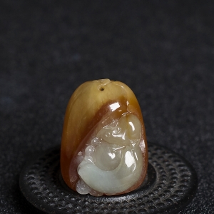 糯冰种俏色翡翠数钱吊坠