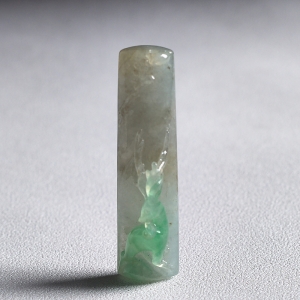 糯冰种飘翠翡翠梅花鹿吊坠