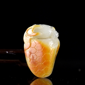 籽料和田玉龙龟吊坠