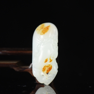 山流水料和田白玉貔貅吊坠