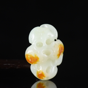 籽料和田白玉时来运转吊坠