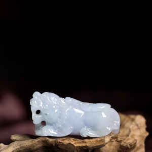 糯种春带彩翡翠貔貅吊坠