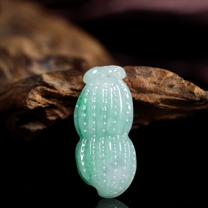 糯冰种飘翠翡翠花生吊坠