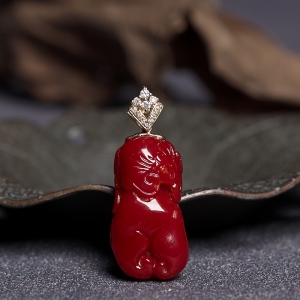 18K阿卡牛血红珊瑚人生如意吊坠