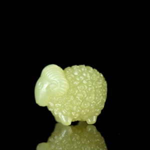 山料和田黄玉羊吊坠