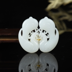 山流水料和田白玉龙凤吊坠（二件）