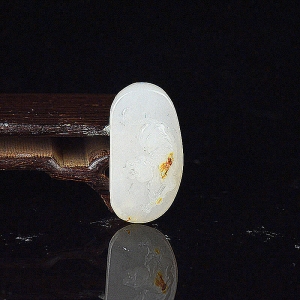 籽料和田白玉老虎吊坠