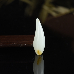 籽料和田白玉玉兰花吊坠