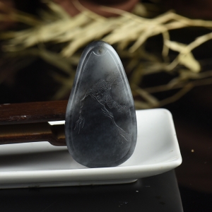 籽料和田玉青花山水吊坠
