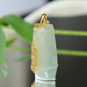 18k糯冰种黄加绿翡翠节节高吊坠