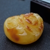 波罗的海天然俏色蜜蜡吊坠-红掌柜