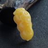 鸡油黄蜜蜡福豆挂坠-红掌柜