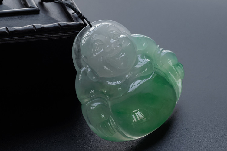 糯种翡翠挂件