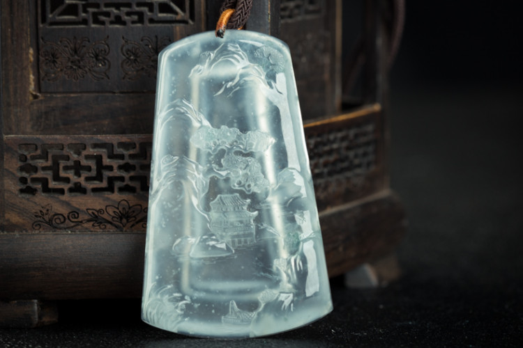 翡翠飘花挂件