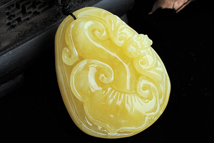 鸡油黄蜜蜡图片