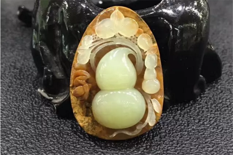 岫岩玉