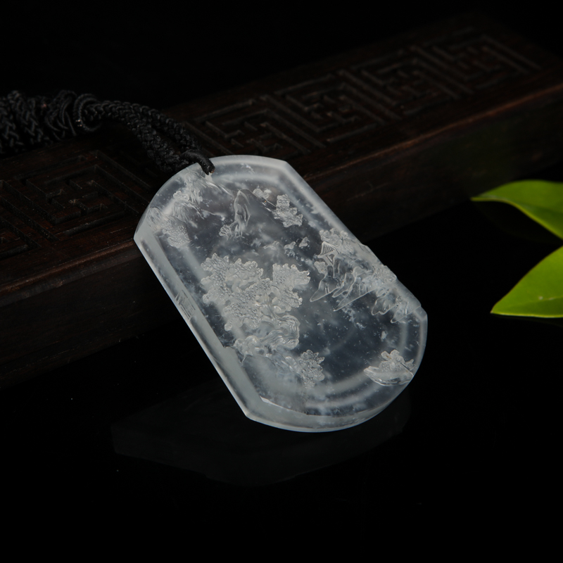玻璃种翡翠吊坠
