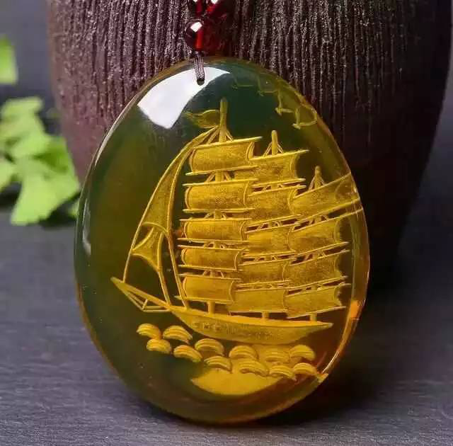 琥珀阴雕-红掌柜
